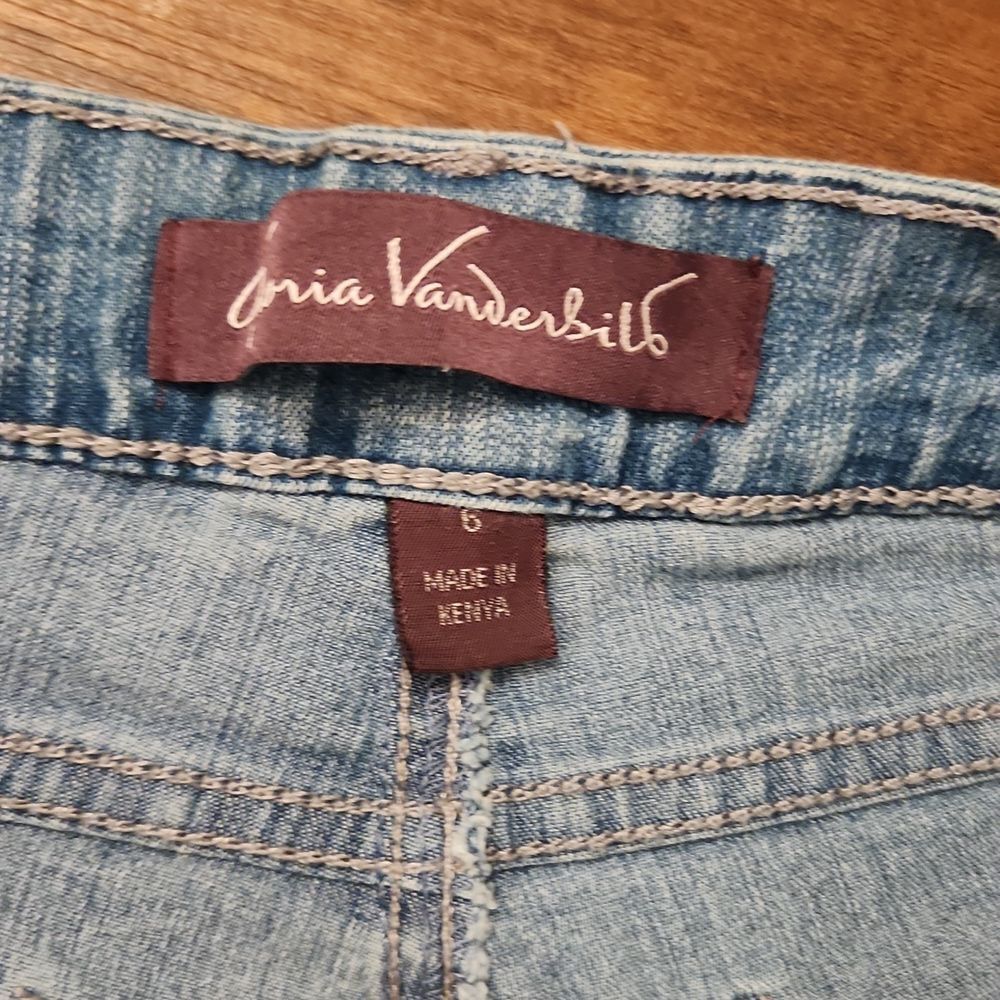 Gloria Vanderbilt jean shorts size 6 - Picture 3 of 6